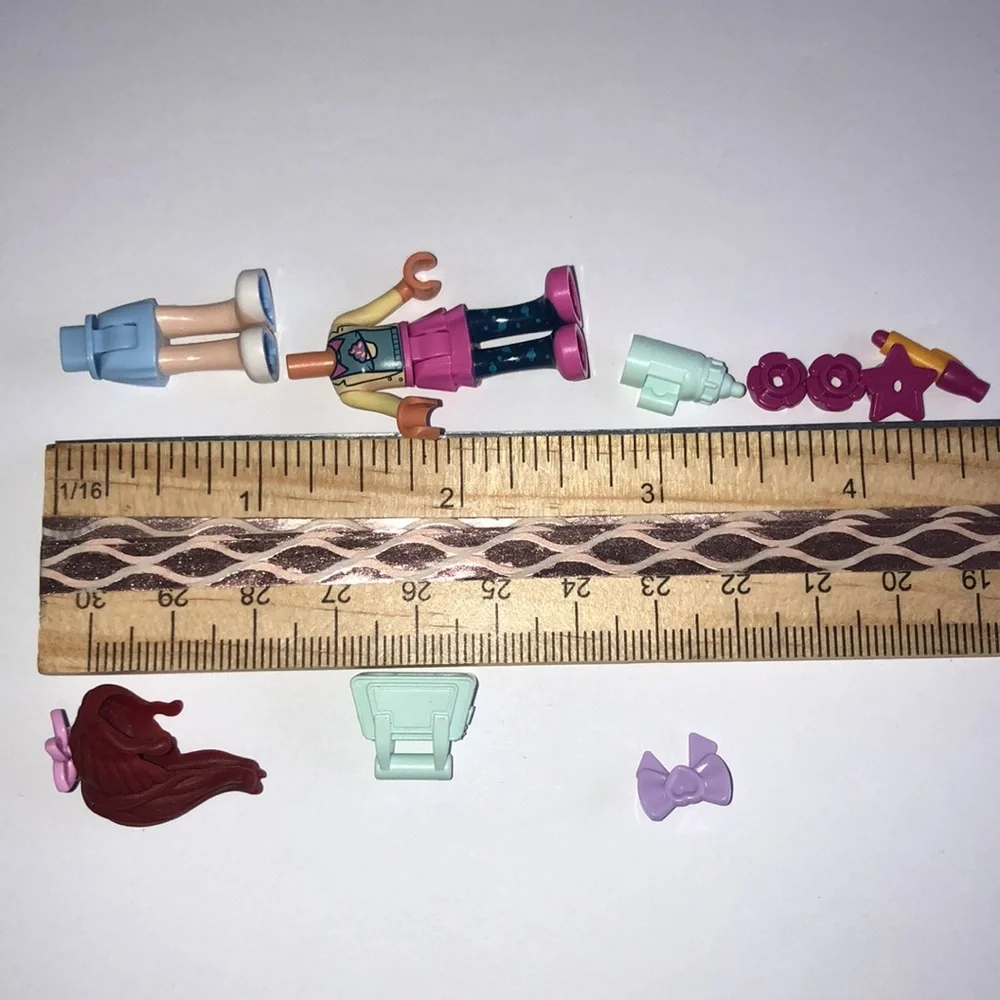 LEGO Friends Minifigs LEGO Friends Mia LEGO Dottie LEGO Andrea LEGO girls
